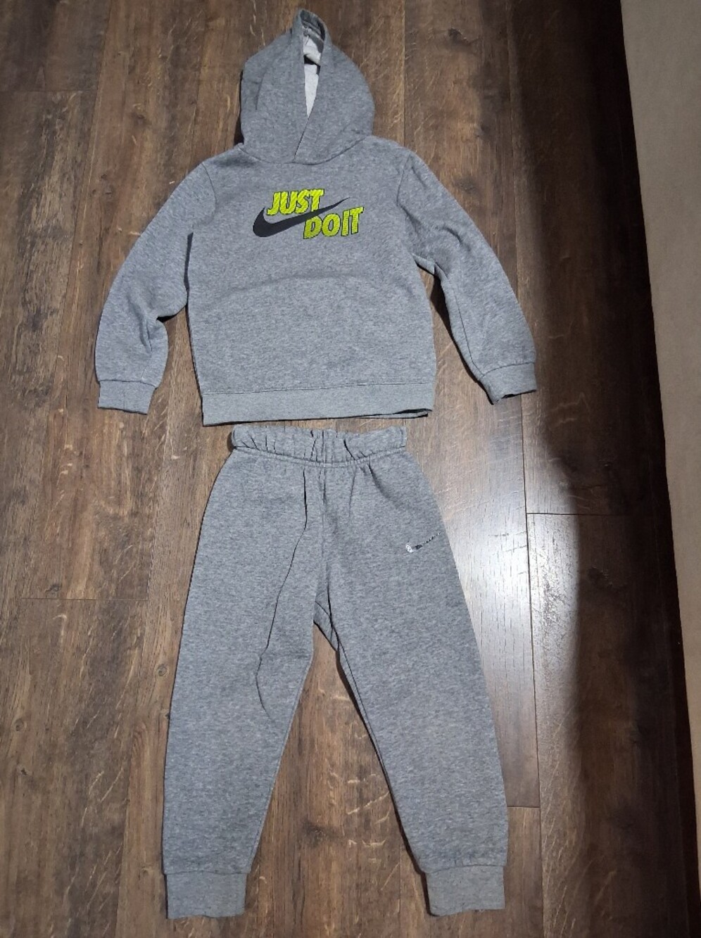 Nike Kids' Grey Sweatpants Jogger Suit Boys Active Bottoms Matching Set 4T